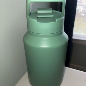 HydroJug Sport Half Gallon - Sage Green